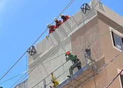 Camaçari: Bombeiros resgatam trabalhadores suspensos a 12 metros após rompimento de cabo em Abrantes