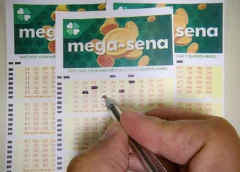 Mega-Sena não tem ganhador e prêmio sobe para R$ 150 milhões Dezenas sorteadas foram: 03 – 16 – 24 – 30 – 49 – 54
