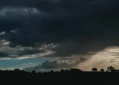 Inmet alerta para tempestades em toda a faixa leste do país